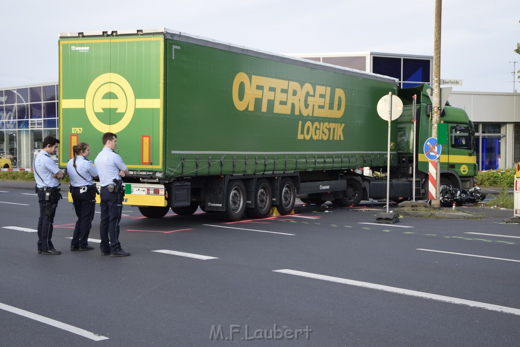 Schwerer Motorrad Unfall Feldkassel Robert Boschstr Edsel Fordstr P029.JPG - Miklos Laubert